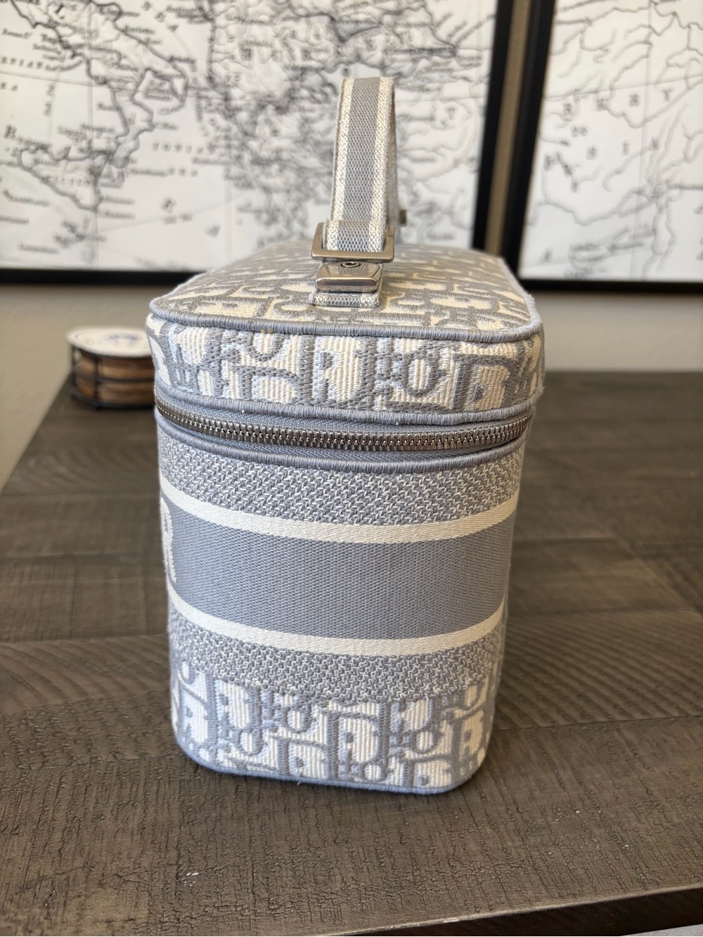 Dior Light Gray Dior Oblique Vanity Case - Picture 3 of 16